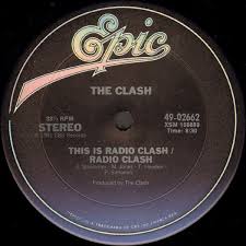 disco de vinil, ¨12¨ Max Single ,The Clash , 4 musicas A1 This is Radio Clash , A2 Radio Clash , B1 Outside Broadcast B2 ,Radio Five